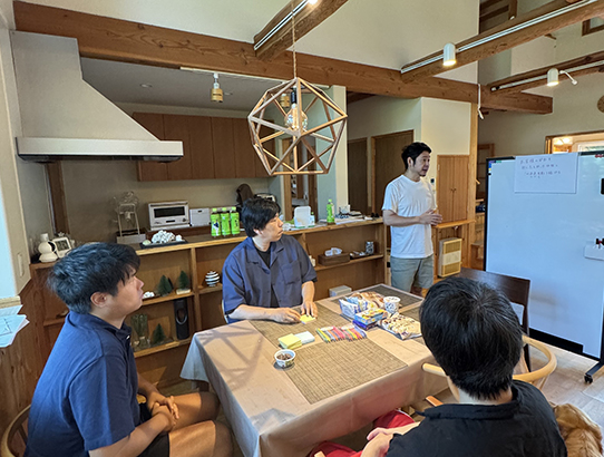 吉田泰産業株式会社 | 製造現場の安全を守るプロフェッショナル